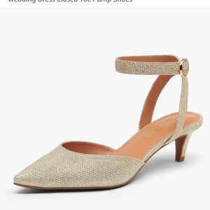 Women kitten low heel, glitter pull on dress shoe. Shoe size 10